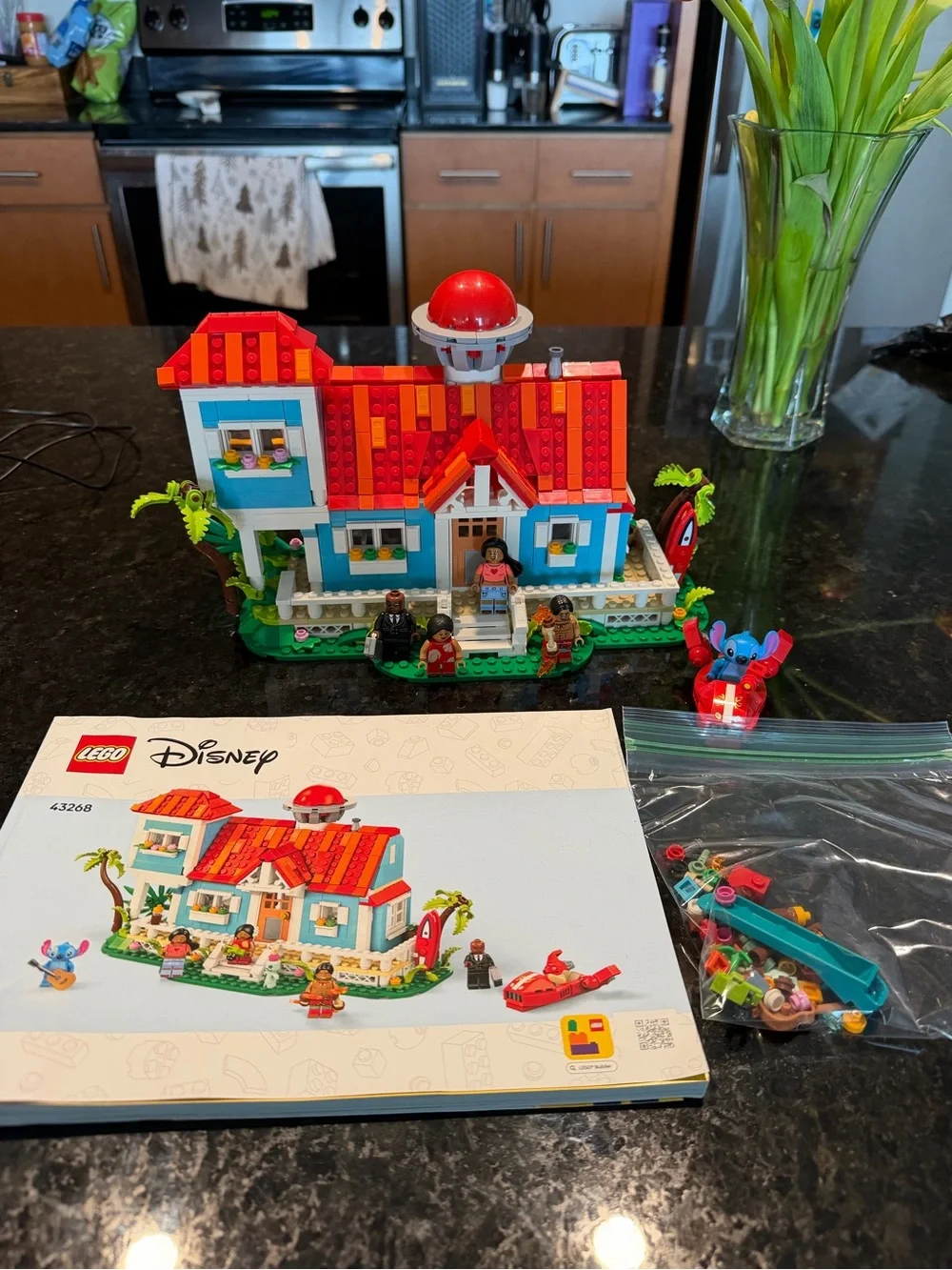 Lilo and Stitch Beach House Lego Set - Picture 3 of 5